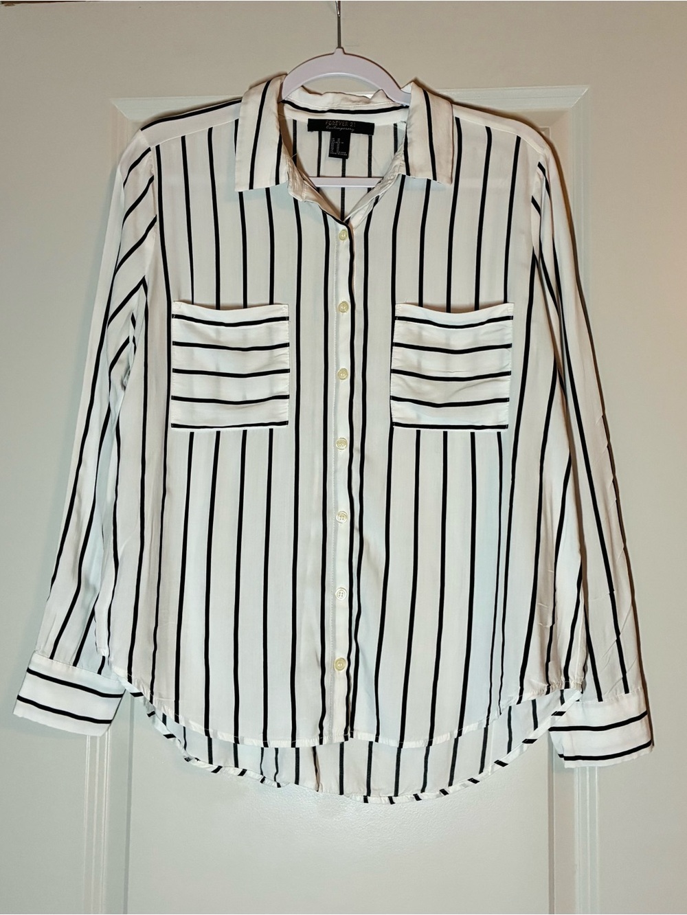 Forever 21 Contemporary Black and White Striped Button-Up Shirt Medium - Picture 2 of 4
